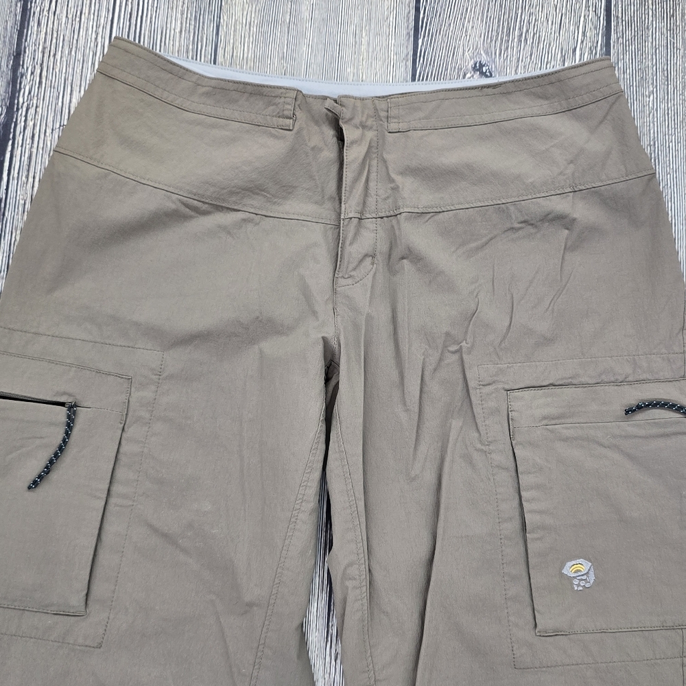 Mountain Hardware Tan Zip-Off Leg Cargo Shorts - Picture 2 of 12